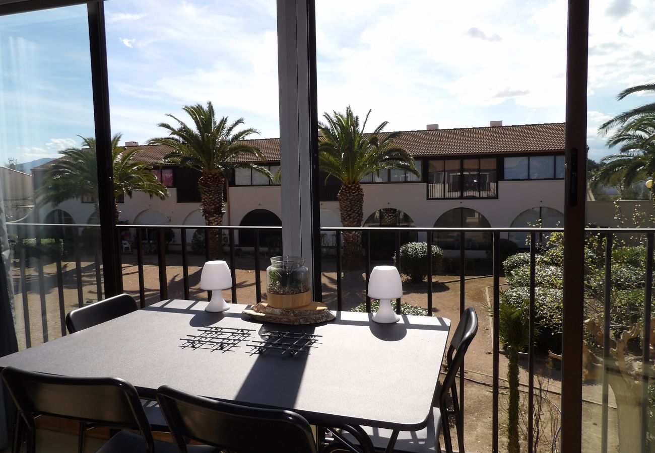 Appartement à Saint-Cyprien - Studio moderne et confortable proche du port de St Cyprien