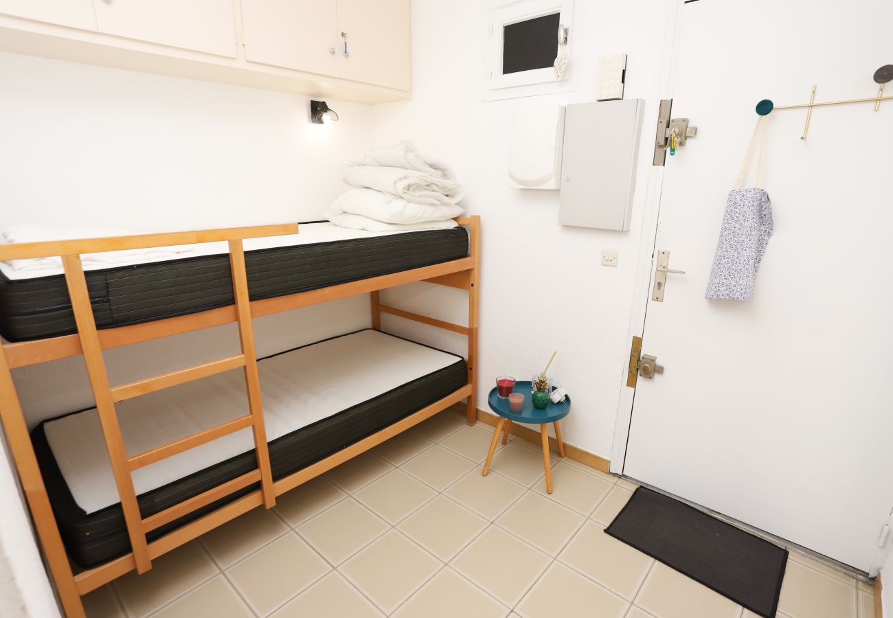 Appartement à Saint-Cyprien - Studio moderne et confortable proche du port de St Cyprien