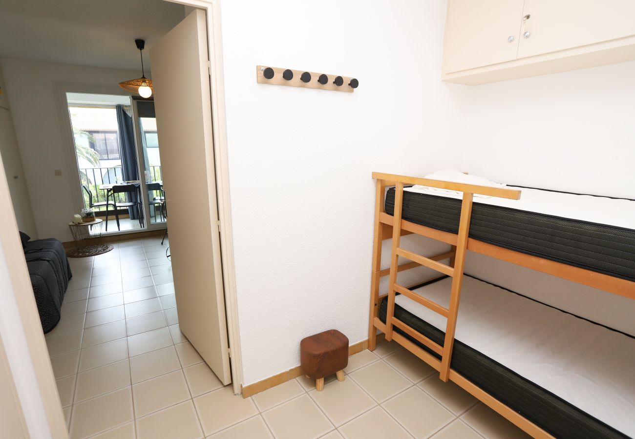 Appartement à Saint-Cyprien - Studio moderne et confortable proche du port de St Cyprien