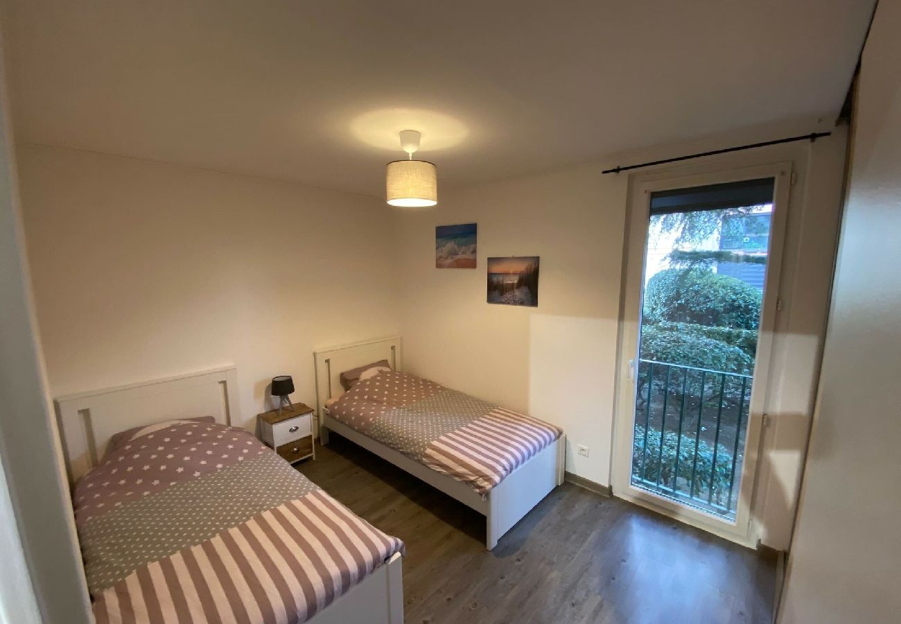 Chambre avec 2 lits simple-St Cyprien-L'Intendance SAS