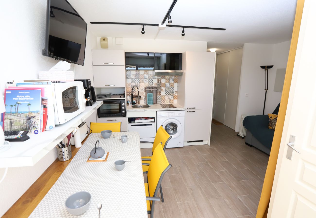 Appartement à Saint-Cyprien - Petit paradis avec piscine et plage, wifi ,clim et 2vélos!