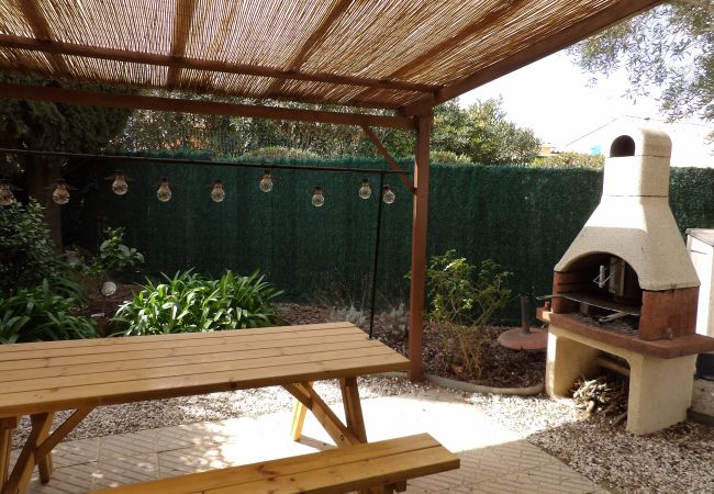 Maison à Saint-Cyprien - Maison de Vacances climatisée avec piscine ! 