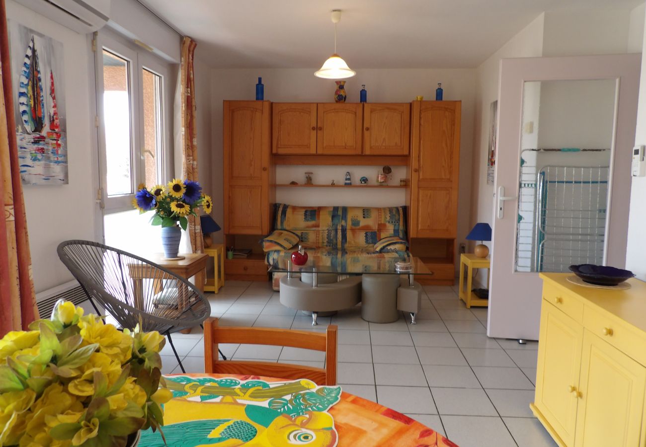 Résidence à Saint-Cyprien - T2 Pierres de Jade avec piscine ouverte et wifi!