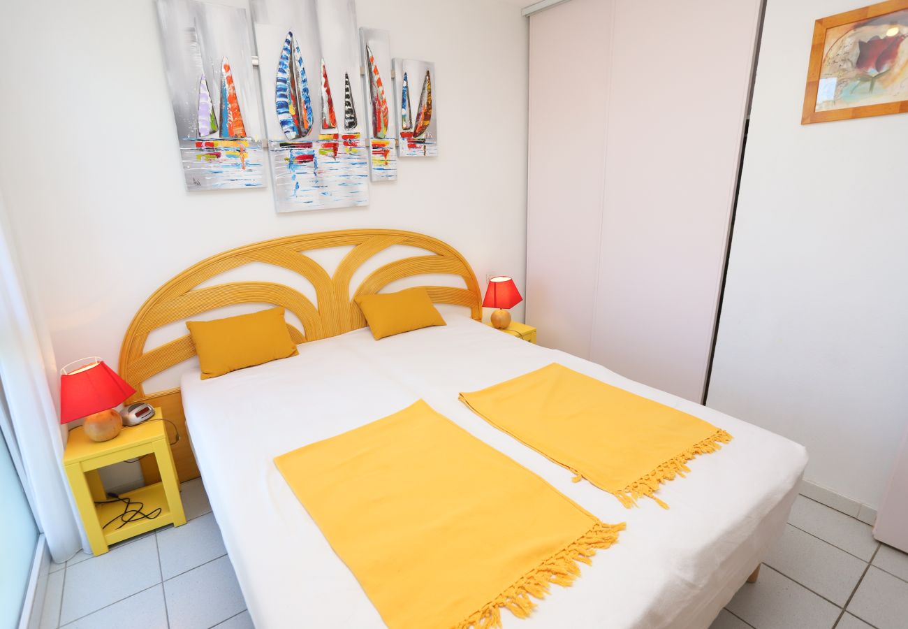 Résidence à Saint-Cyprien - T2 Pierres de Jade avec piscine ouverte et wifi!