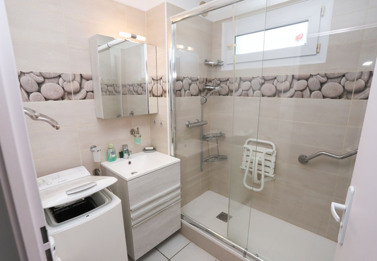 Résidence à Saint-Cyprien - T2 Pierres de Jade avec piscine ouverte et wifi!