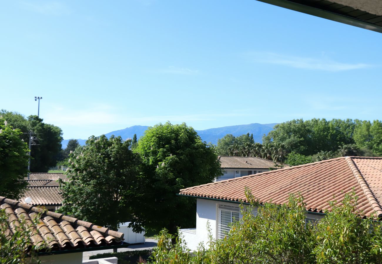 Résidence à Saint-Cyprien - T2 Pierres de Jade avec piscine ouverte et wifi!