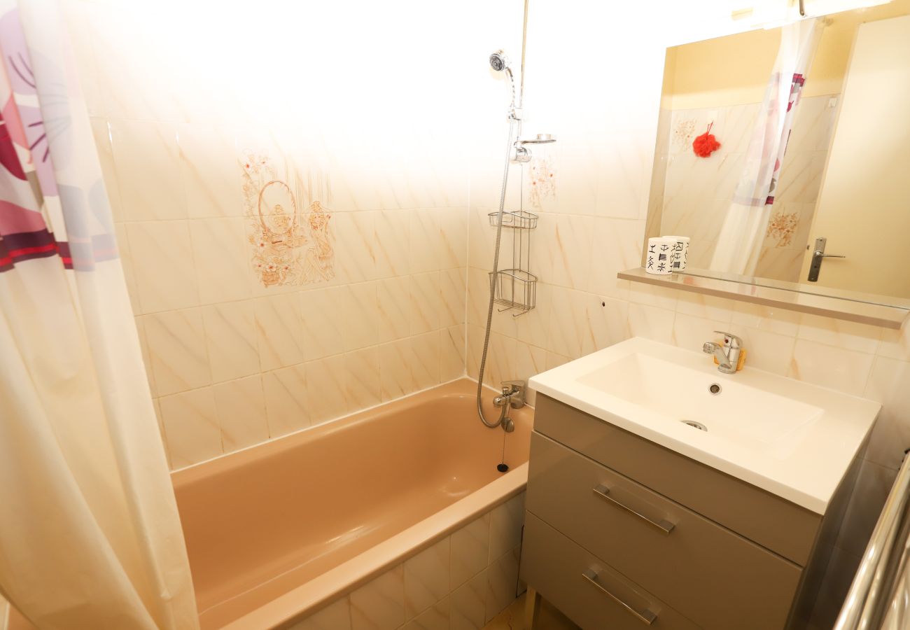 Maison à Saint-Cyprien - St Cyprien climatisée avec belle terrasse proche port 