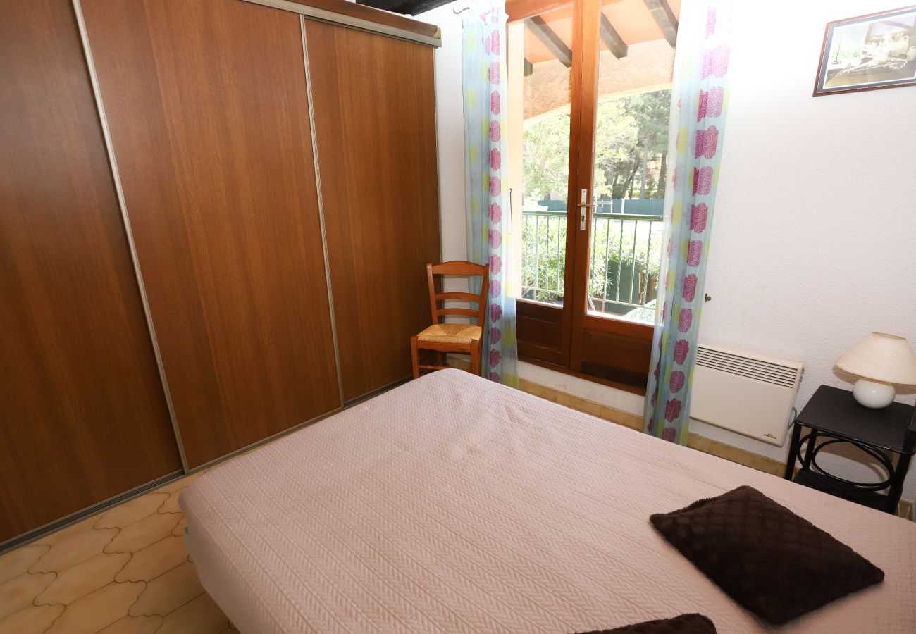 Maison à Saint-Cyprien - St Cyprien climatisée avec belle terrasse proche port 