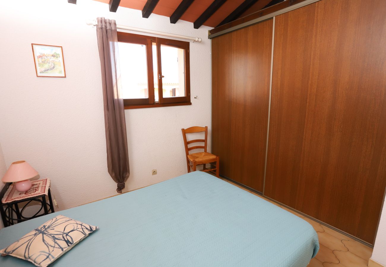 Maison à Saint-Cyprien - St Cyprien climatisée avec belle terrasse proche port 