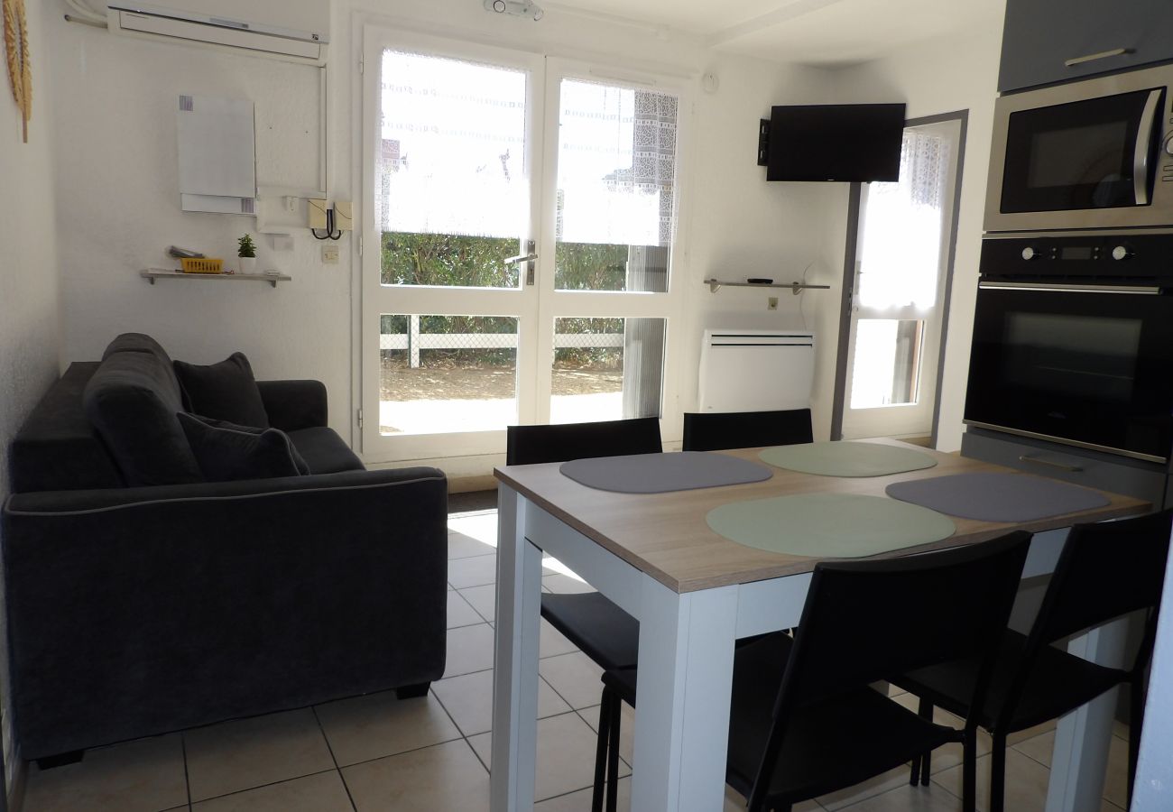 Appartement à Saint-Cyprien - T3 climatisé avec grande terrasse / 2  vélos dispo à St Cyprien