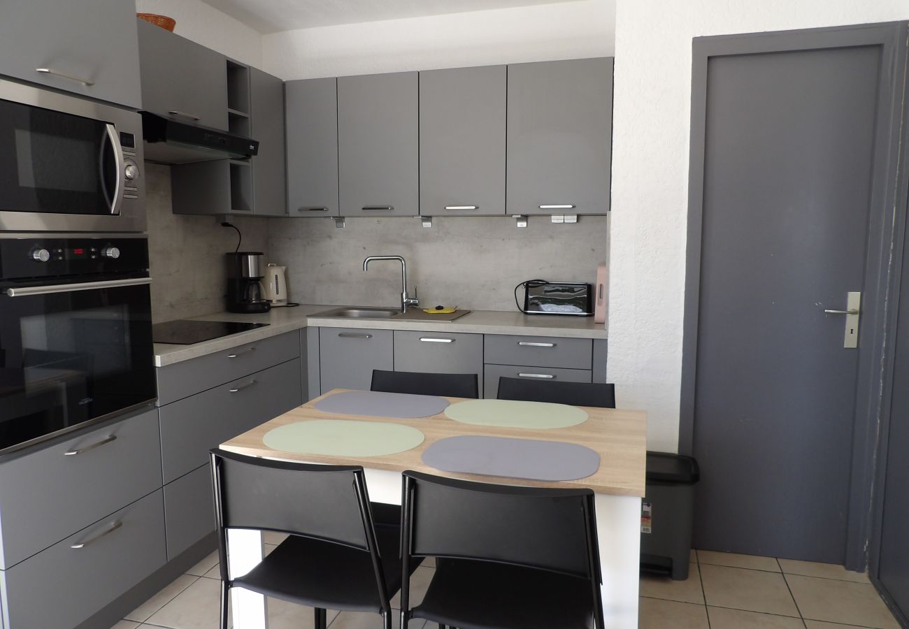 Appartement à Saint-Cyprien - T3 climatisé avec grande terrasse / 2  vélos dispo à St Cyprien