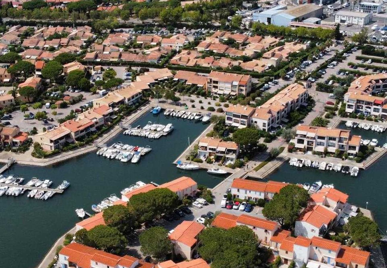 Studio à Saint-Cyprien - Spacieux Studio classé vue marina montagne et mer