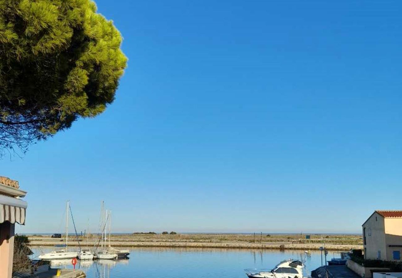 Studio à Saint-Cyprien - Spacieux Studio classé vue marina montagne et mer