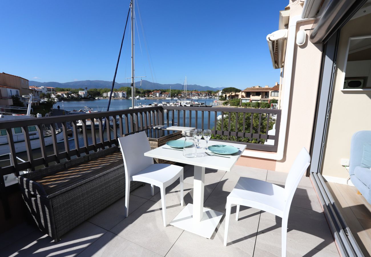 Studio à Saint-Cyprien - Spacieux Studio classé vue marina montagne et mer