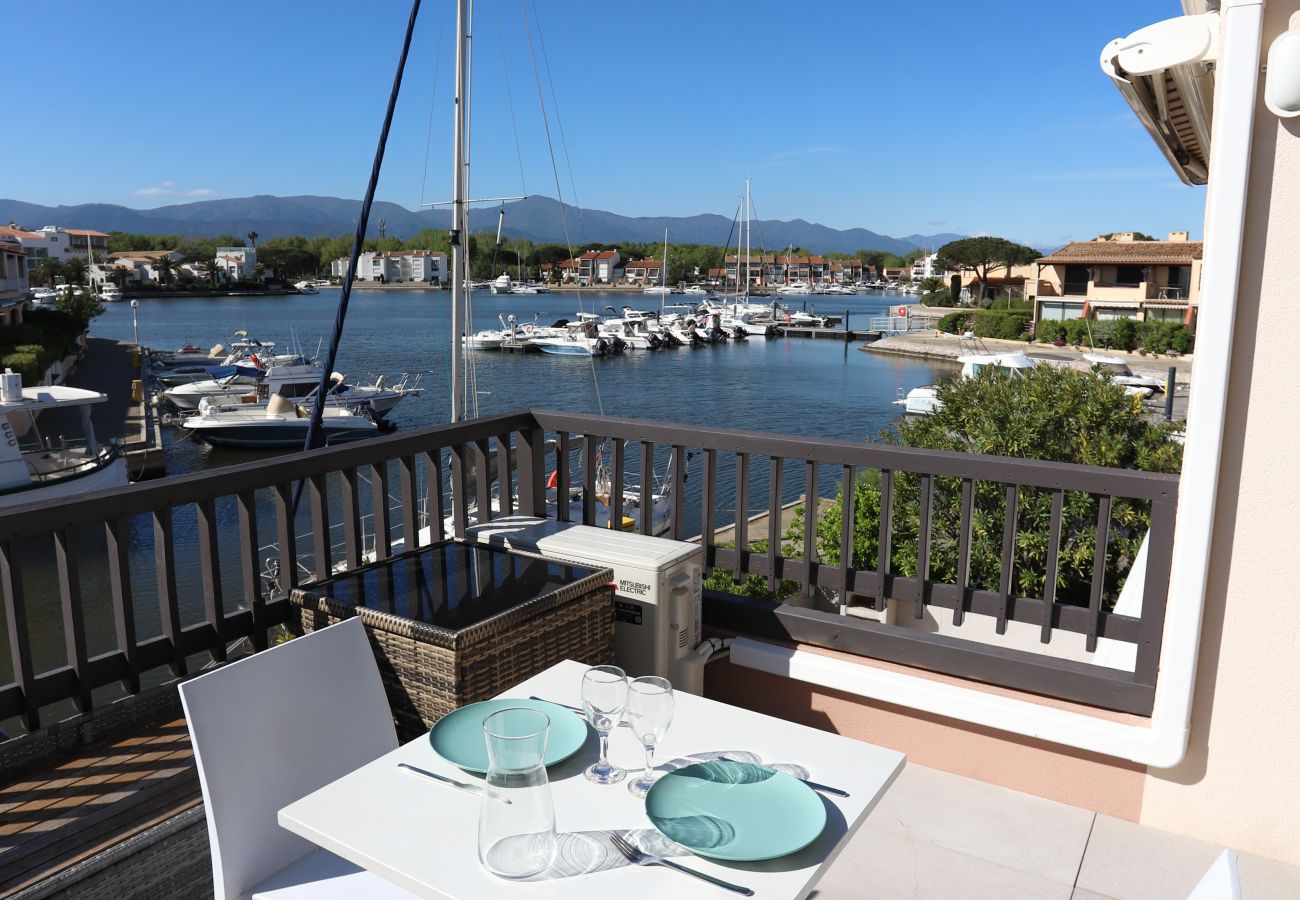 Studio à Saint-Cyprien - Spacieux Studio classé vue marina montagne et mer