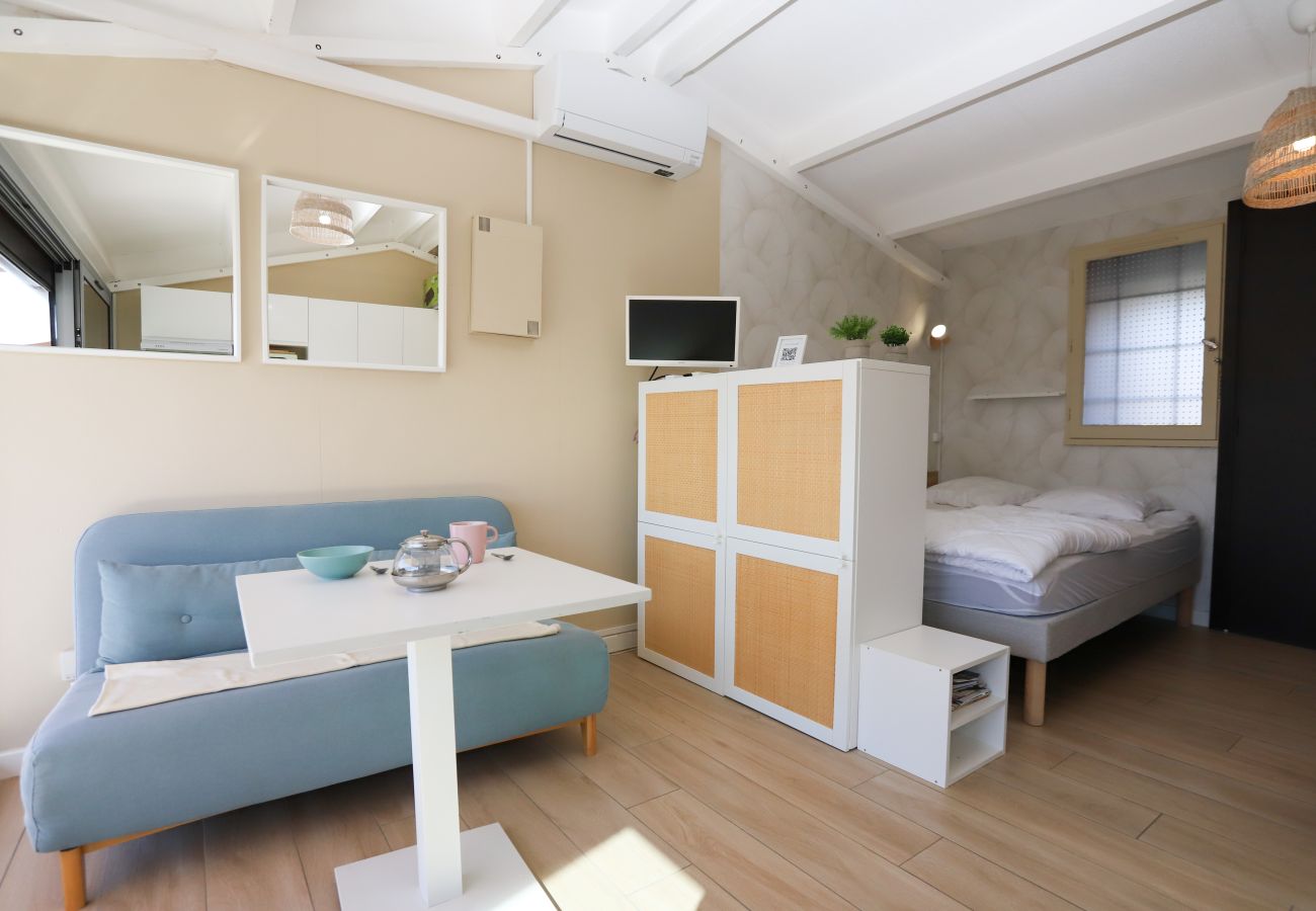 Studio à Saint-Cyprien - Spacieux Studio classé vue marina montagne et mer