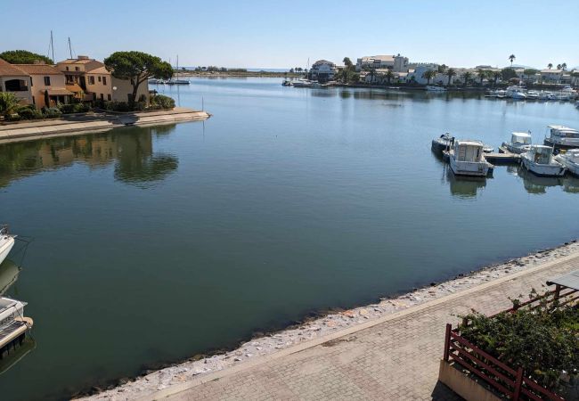 Appartement à Saint-Cyprien - St Cyprien magnifique appart 4 p vue sur la Marina avec piscine