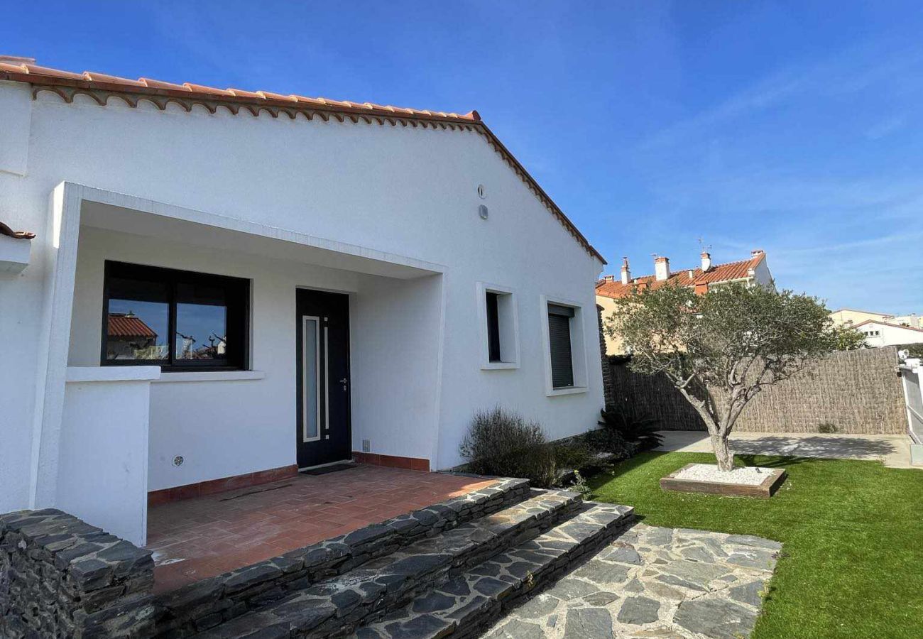 Villa à Saint-Cyprien - St CYPRIEN Villa moderne avec piscine 3 chambres