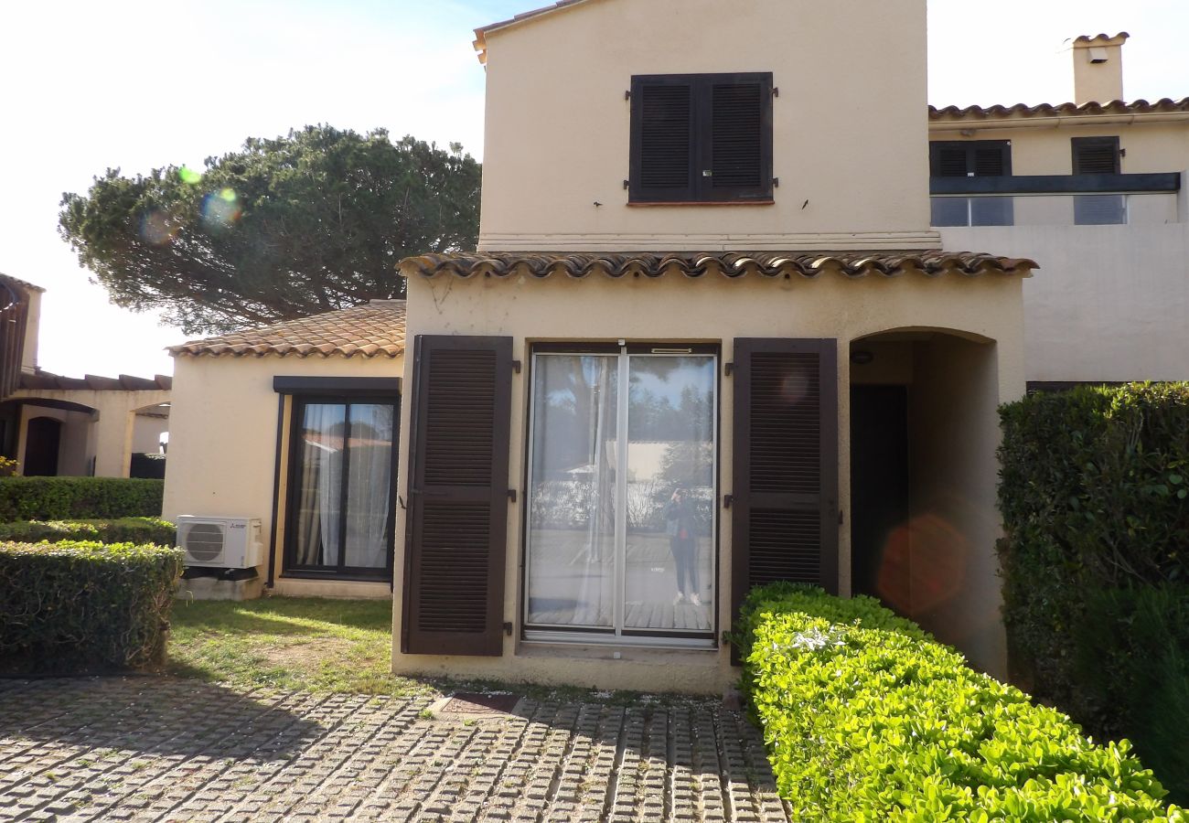 Appartement à Saint-Cyprien - Rez de jardin 4 personnes avec terrasse au golf de St Cyprien