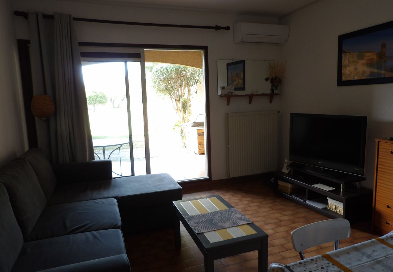 Appartement à Saint-Cyprien - Rez de jardin 4 personnes avec terrasse au golf de St Cyprien