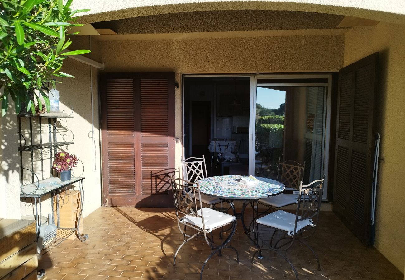 Appartement à Saint-Cyprien - Rez de jardin 4 personnes avec terrasse au golf de St Cyprien