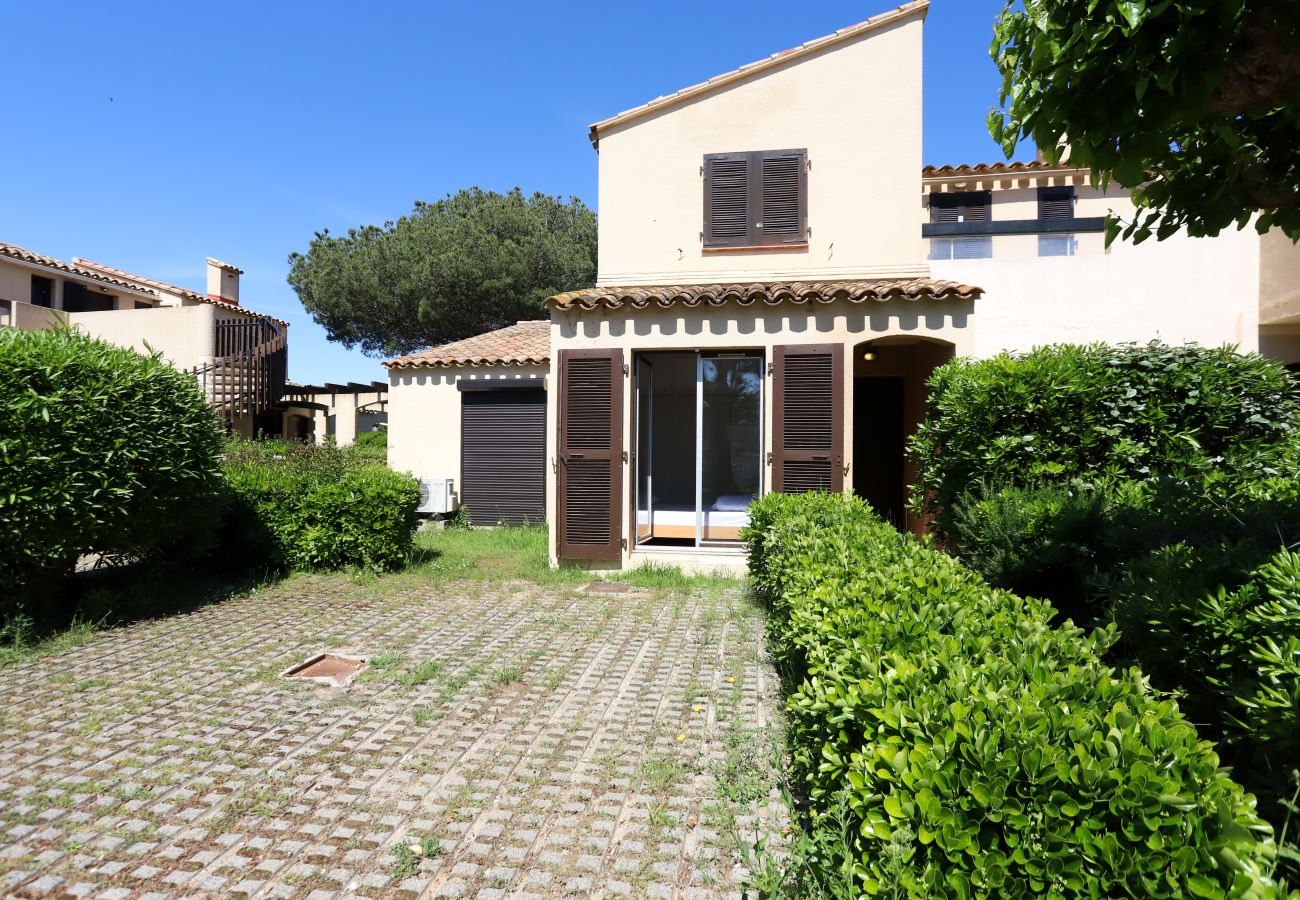 Appartement à Saint-Cyprien - Rez de jardin 4 personnes avec terrasse au golf de St Cyprien