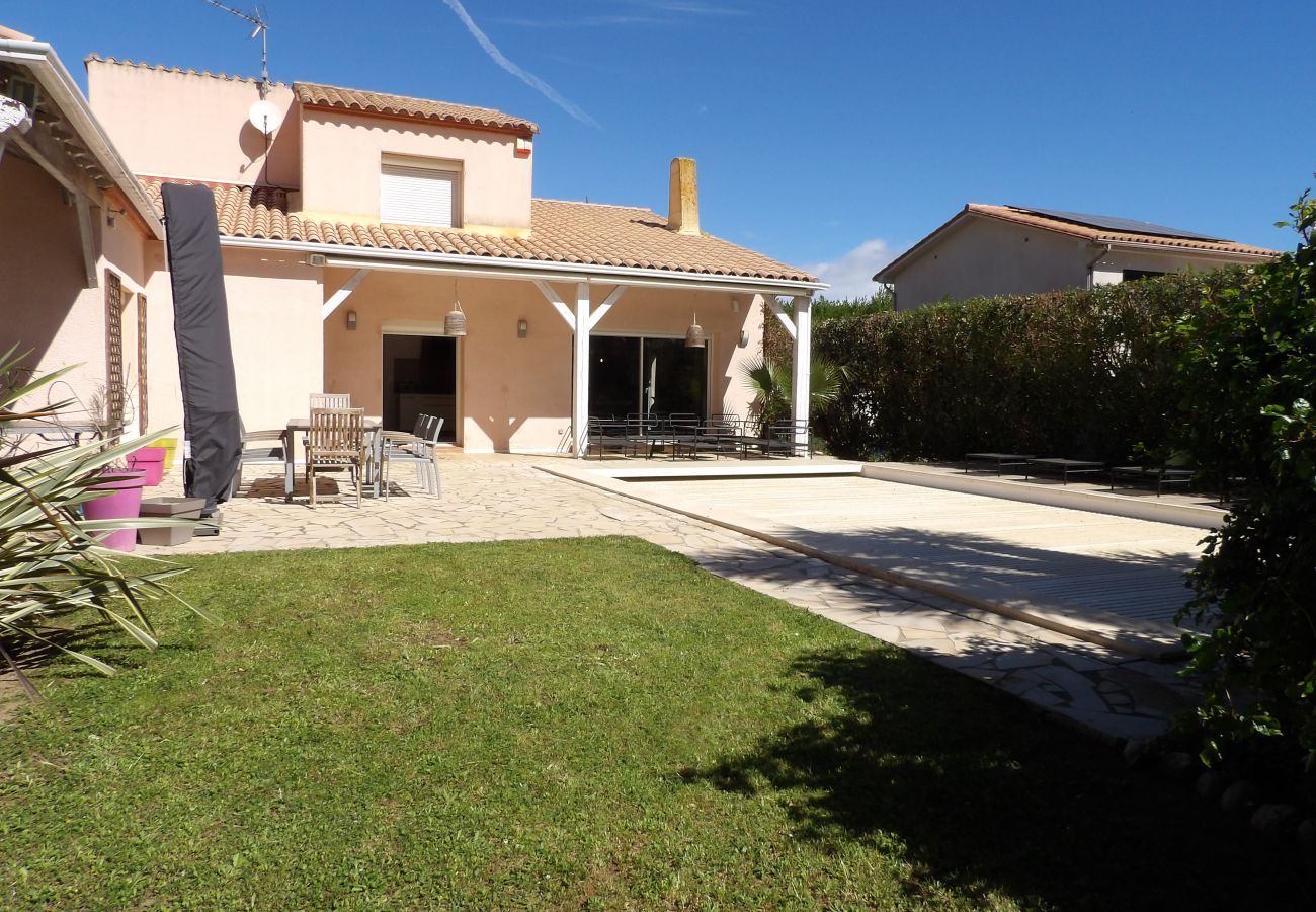 Villa à Saint-Cyprien - VILLA de charme avec piscine et jardin en bord de mer