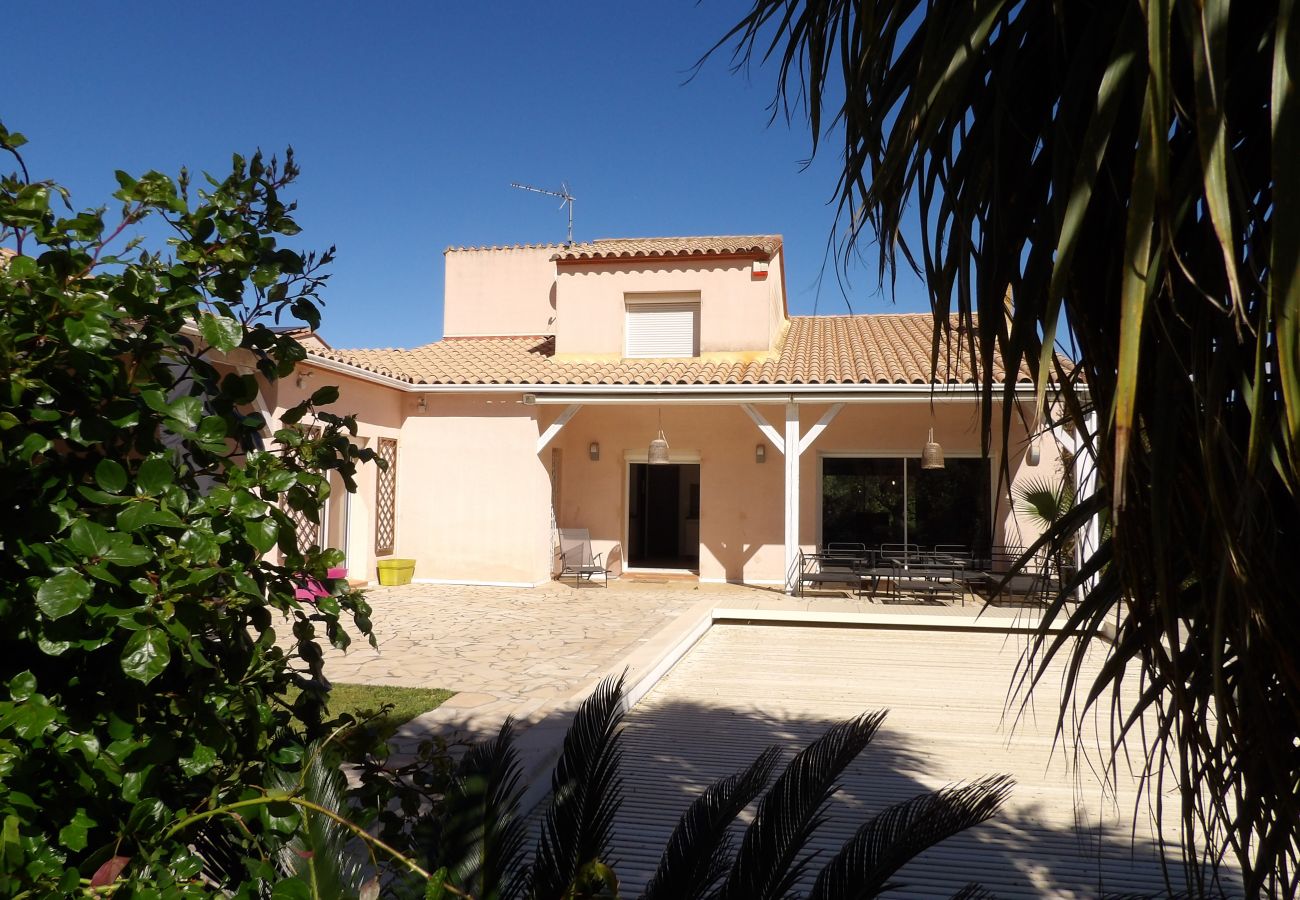 Villa à Saint-Cyprien - VILLA de charme avec piscine et jardin en bord de mer