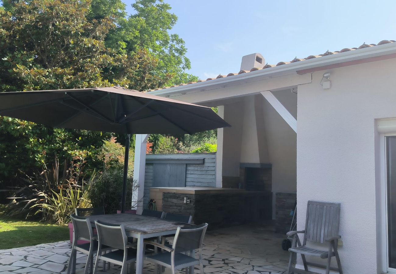 Villa à Saint-Cyprien - VILLA de charme avec piscine et jardin en bord de mer