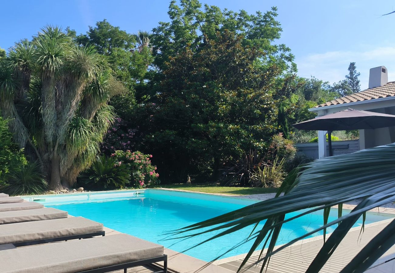 Villa à Saint-Cyprien - VILLA de charme avec piscine et jardin en bord de mer