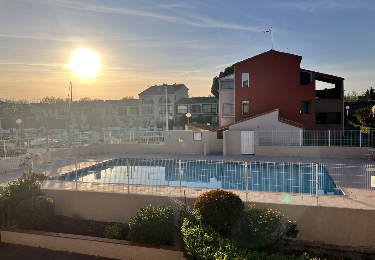 Appartement à Saint-Cyprien - St Cyprien Appart vue marina et piscine 4p