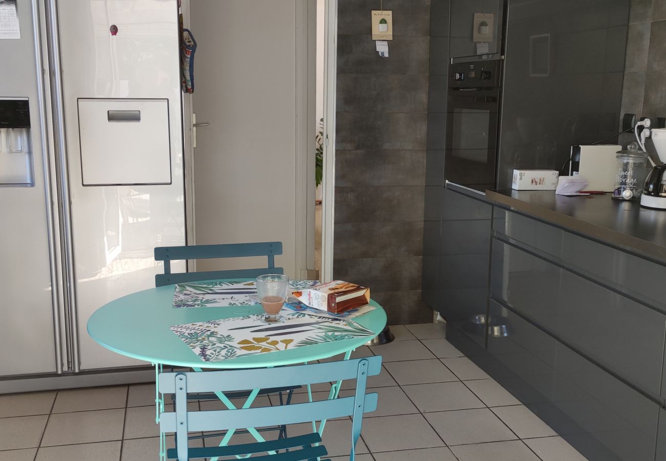 Villa à Saint-Cyprien - St Cyprien magnifique Villa piscine privée 10 personnes