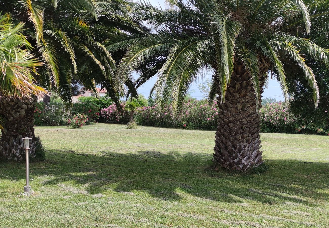 Villa à Saint-Cyprien - St Cyprien magnifique Villa piscine privée 10 personnes