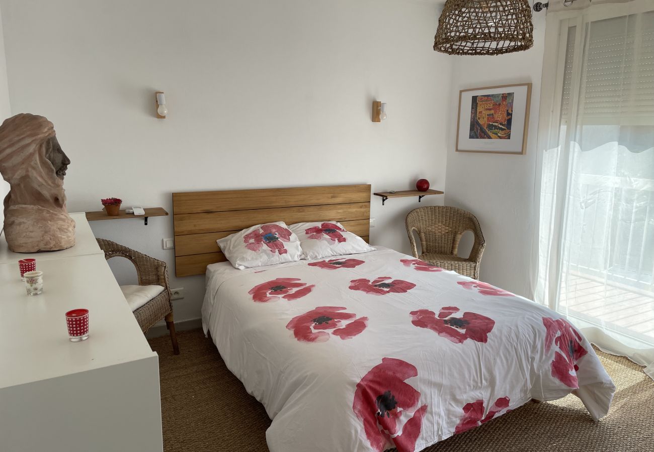 Villa à Saint-Cyprien - St Cyprien magnifique Villa piscine privée 10 personnes