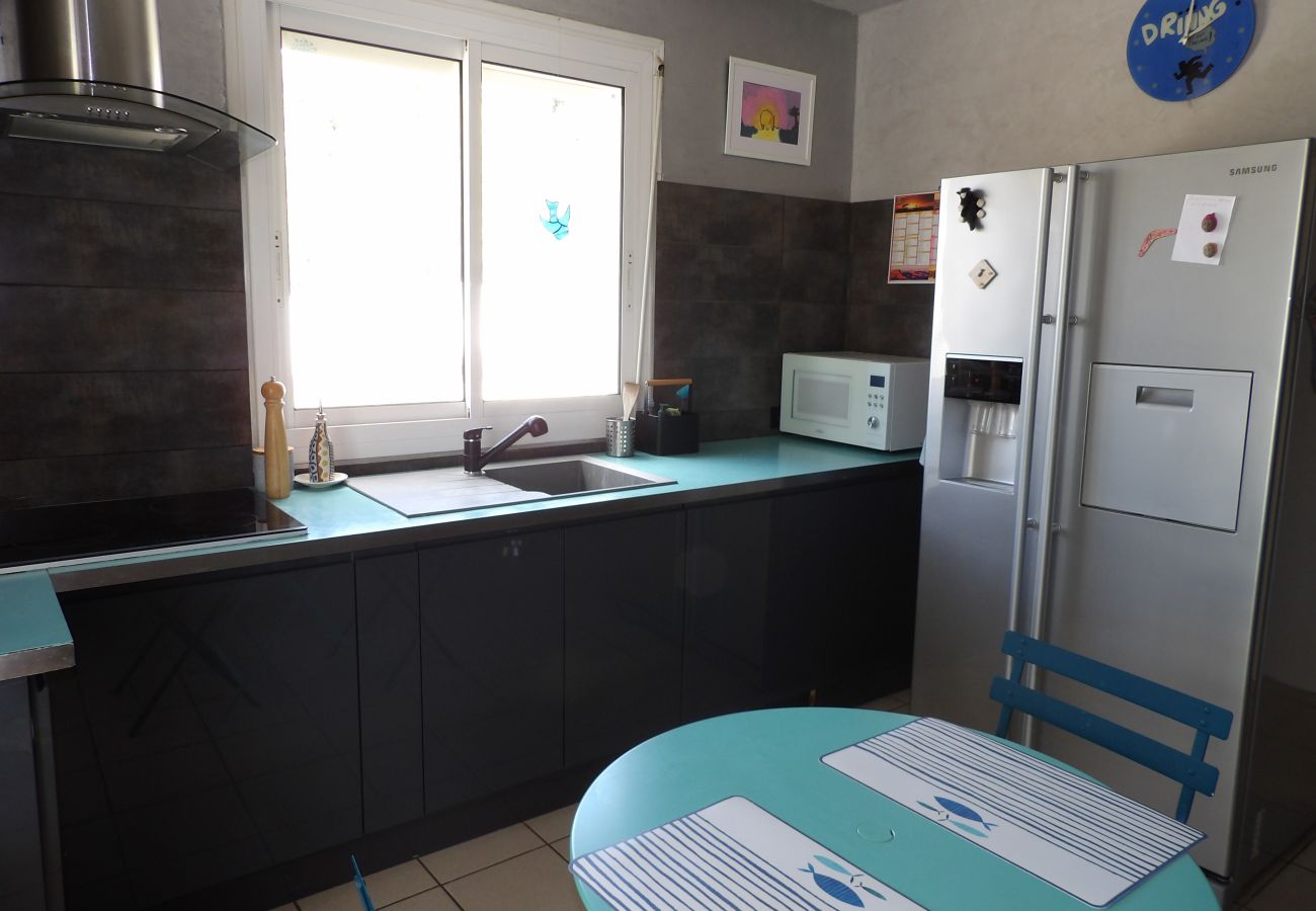Villa à Saint-Cyprien - St Cyprien magnifique Villa piscine privée 10 personnes