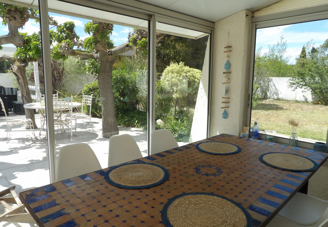 Villa à Saint-Cyprien - St Cyprien magnifique Villa piscine privée 10 personnes