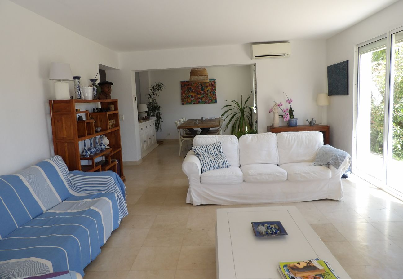 Villa à Saint-Cyprien - St Cyprien magnifique Villa piscine privée 10 personnes