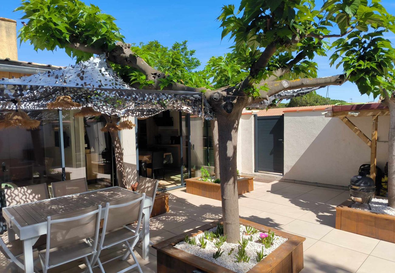 Maison à Saint-Cyprien - St Cyprien maison  4 étoiles avec grande terrasse ensoleillée