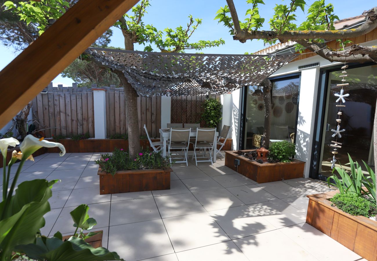 Maison à Saint-Cyprien - St Cyprien maison  4 étoiles avec grande terrasse ensoleillée