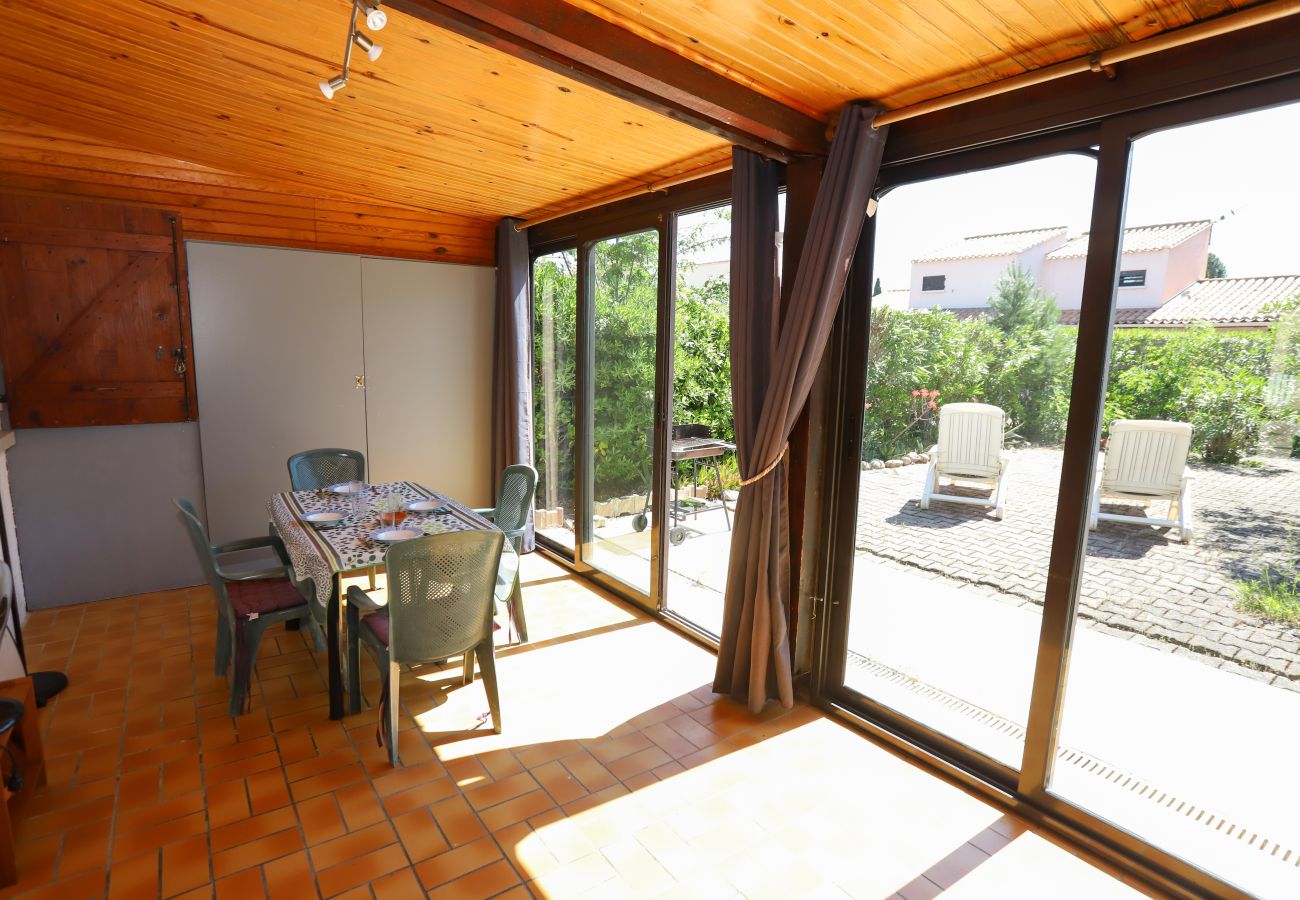 Villa à Saint-Cyprien - St Cyprien Maison 4p avec grande terrasse et jardin clos