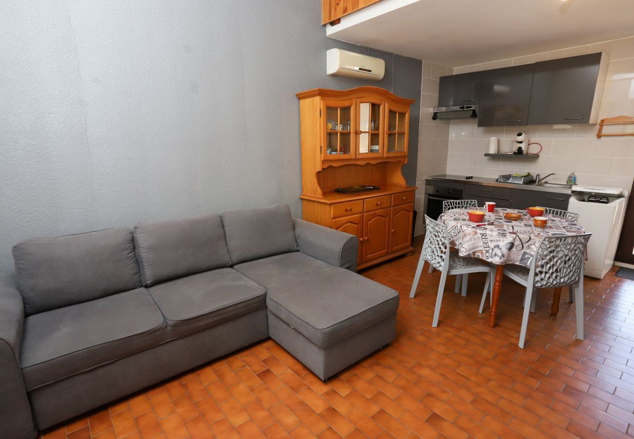 Villa à Saint-Cyprien - St Cyprien Maison 4p avec grande terrasse et jardin clos