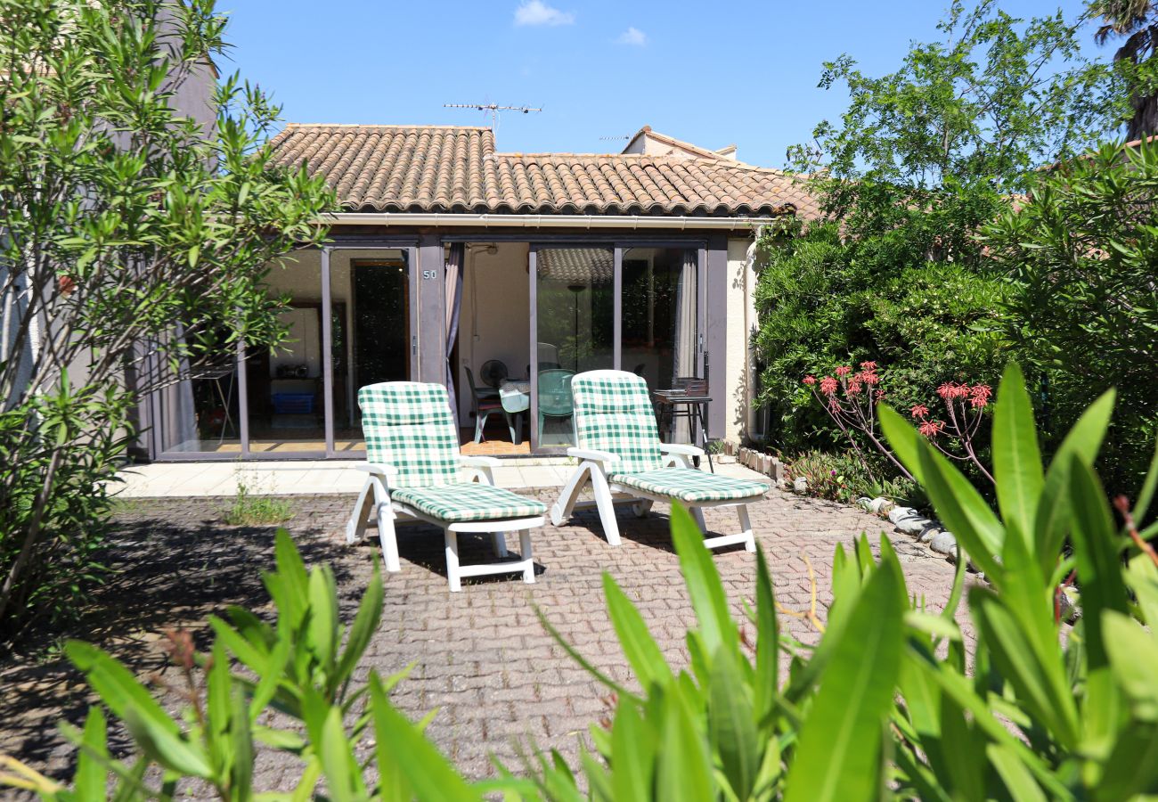 Villa à Saint-Cyprien - St Cyprien Maison 4p avec grande terrasse et jardin clos