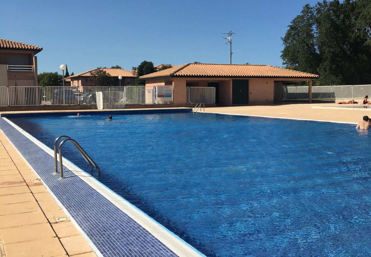 Maison mitoyenne à Saint-Cyprien - St Cyprien Superbe maison résidence avec piscine