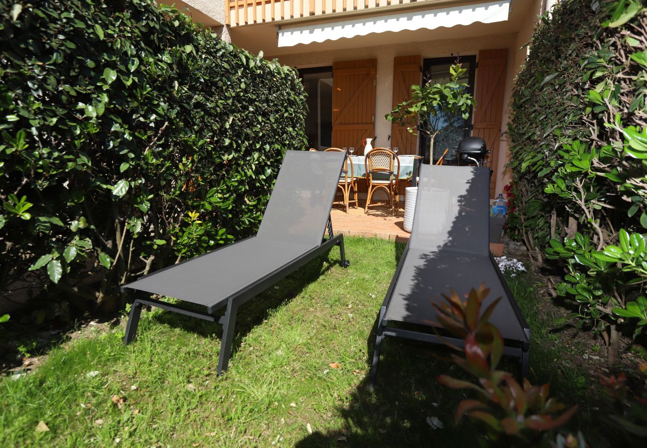 Appartement à Saint-Cyprien - St Cyprien classé 3 étoiles charmant rez de jardin 2 velos Piscine