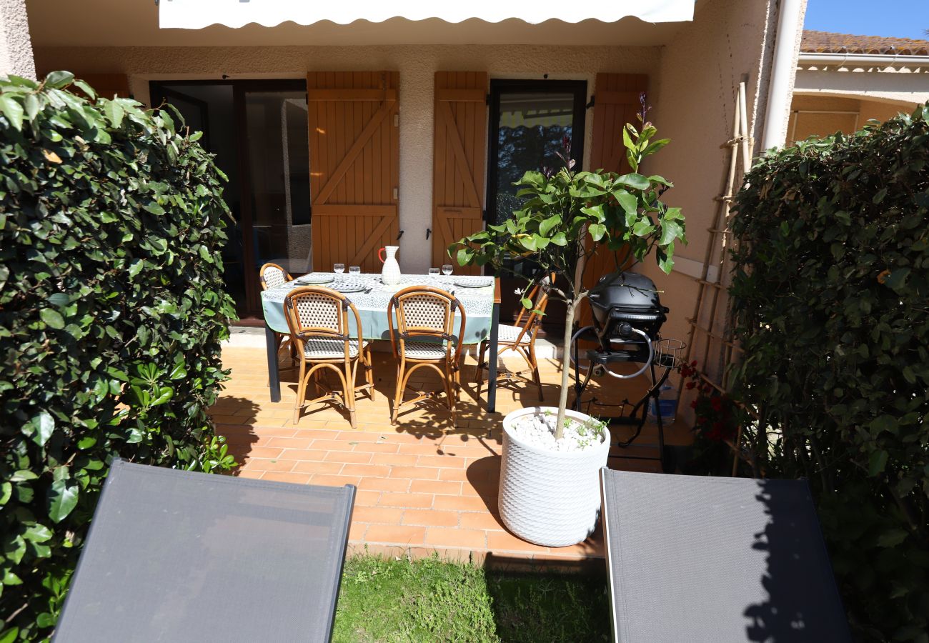 Appartement à Saint-Cyprien - St Cyprien classé 3 étoiles charmant rez de jardin 2 velos Piscine