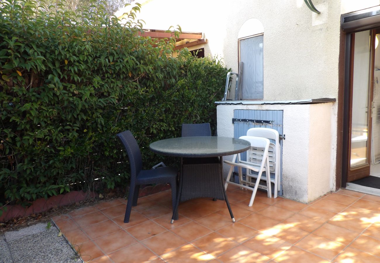 Maison mitoyenne à Saint-Cyprien - Petite maison sympa dans résidence avec piscine