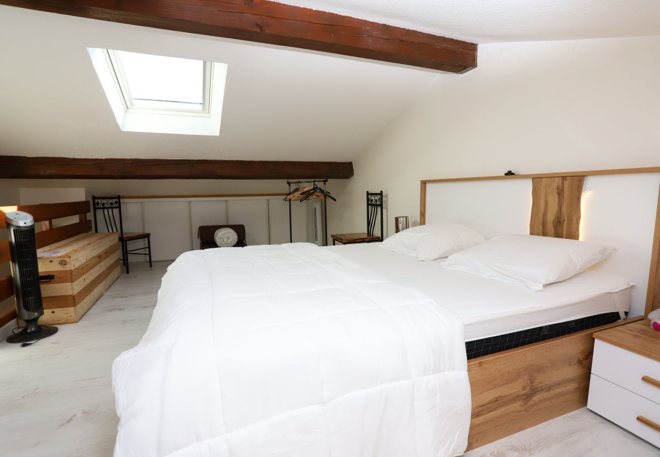 Maison mitoyenne à Saint-Cyprien - Petite maison sympa dans résidence avec piscine