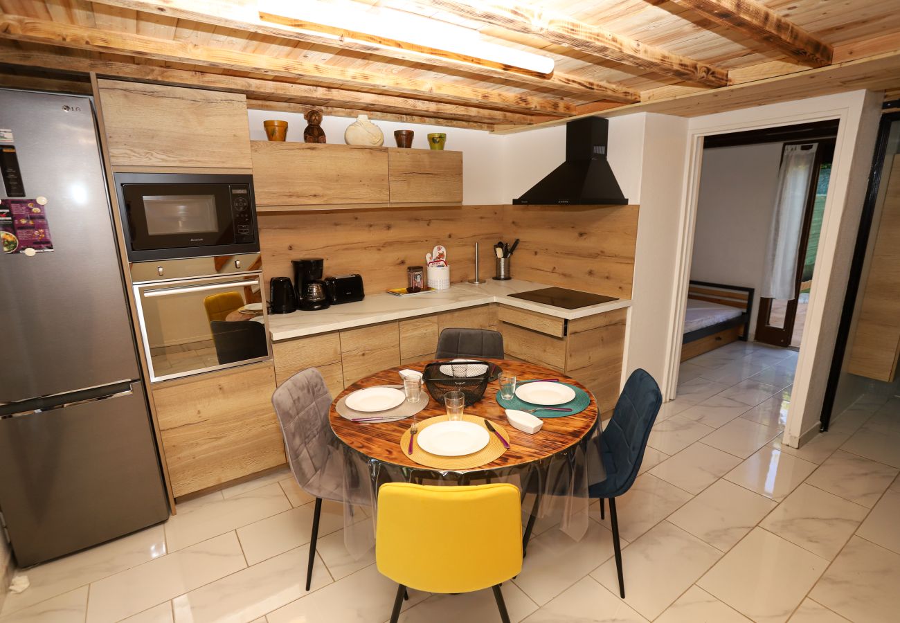 Maison mitoyenne à Saint-Cyprien - Petite maison sympa dans résidence avec piscine