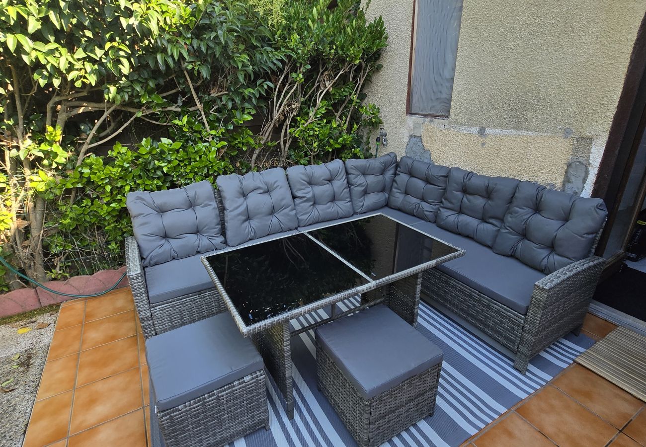 Maison mitoyenne à Saint-Cyprien - Petite maison sympa dans résidence avec piscine
