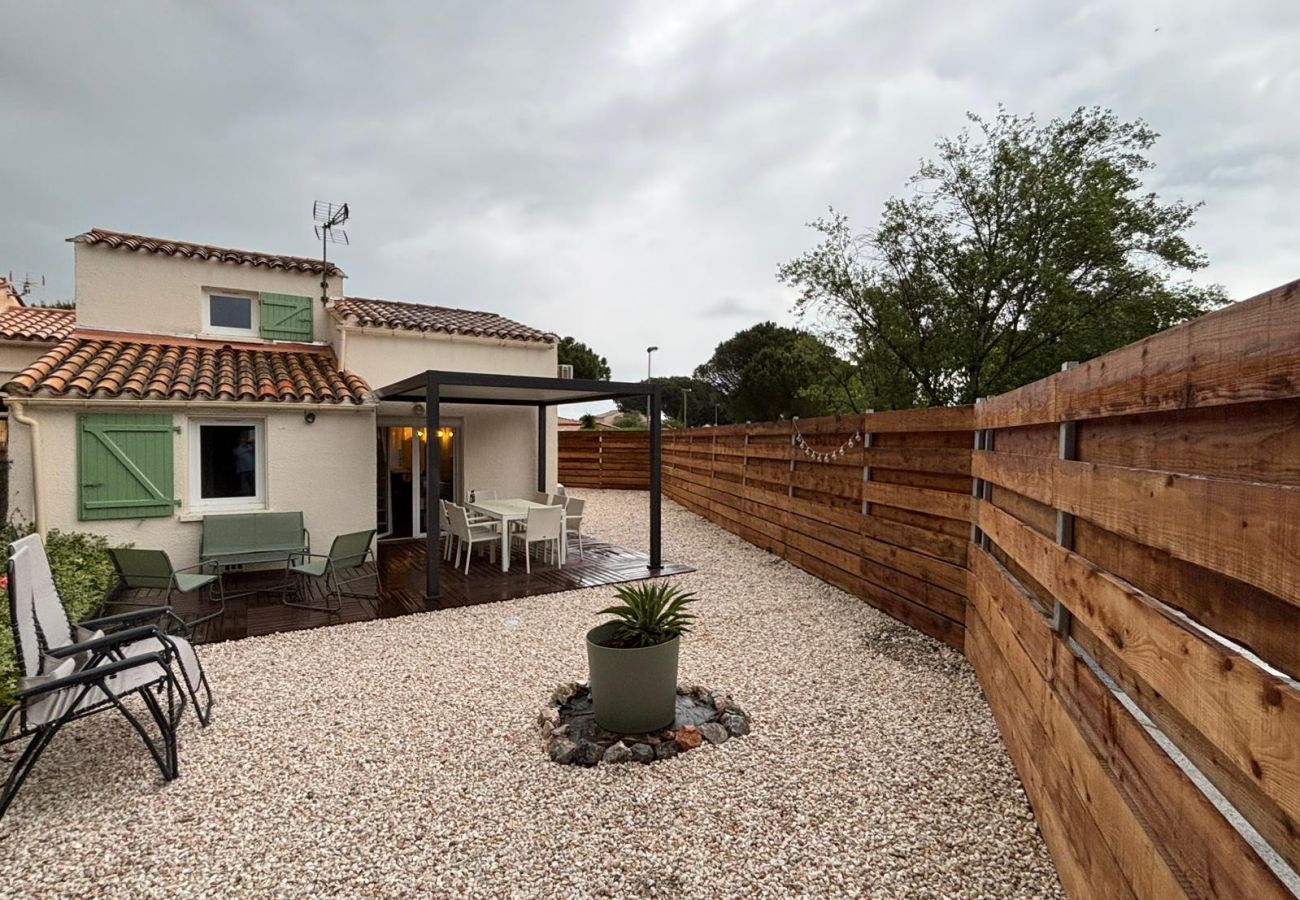 Maison à Saint-Cyprien - St Cyprien Belle maison rénovée avec jardin 4 à 6 p